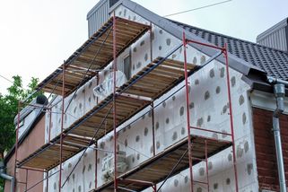 Místo dotací půjčka. Vláda překope oblíbenou podporu renovací domů - Novinky